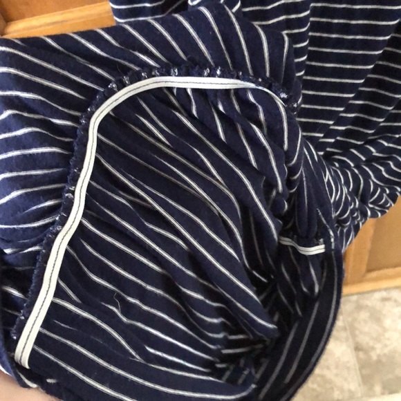 Ruby and lace maternity dress - Picture 3 of 5